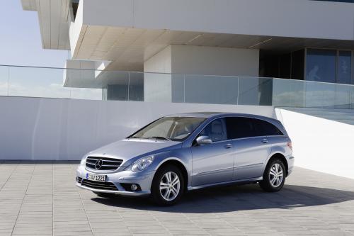 Mercedes-Benz R 350 BlueTEC (2009) - picture 1 of 4