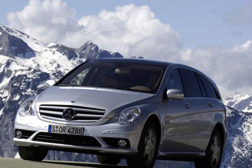 Mercedes-Benz R Class (2008) - picture 1 of 5