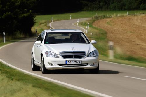 Mercedes-Benz S 320 CDI BlueEFFICIENCY (2009) - picture 9 of 10