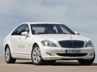 Mercedes-Benz S 400 BlueHYBRID (2009)