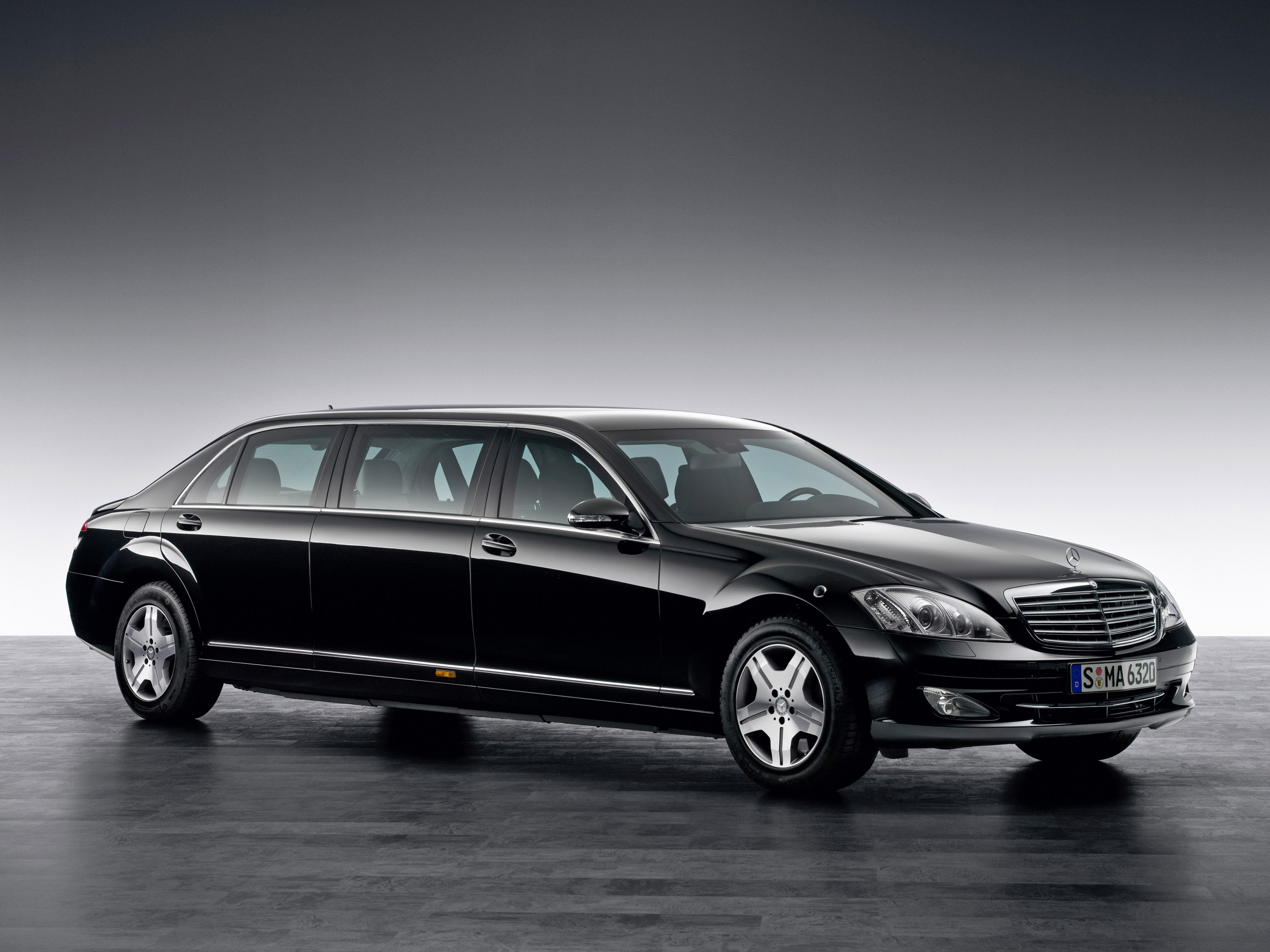 Mercedes-Benz S 600 Pullman Guard