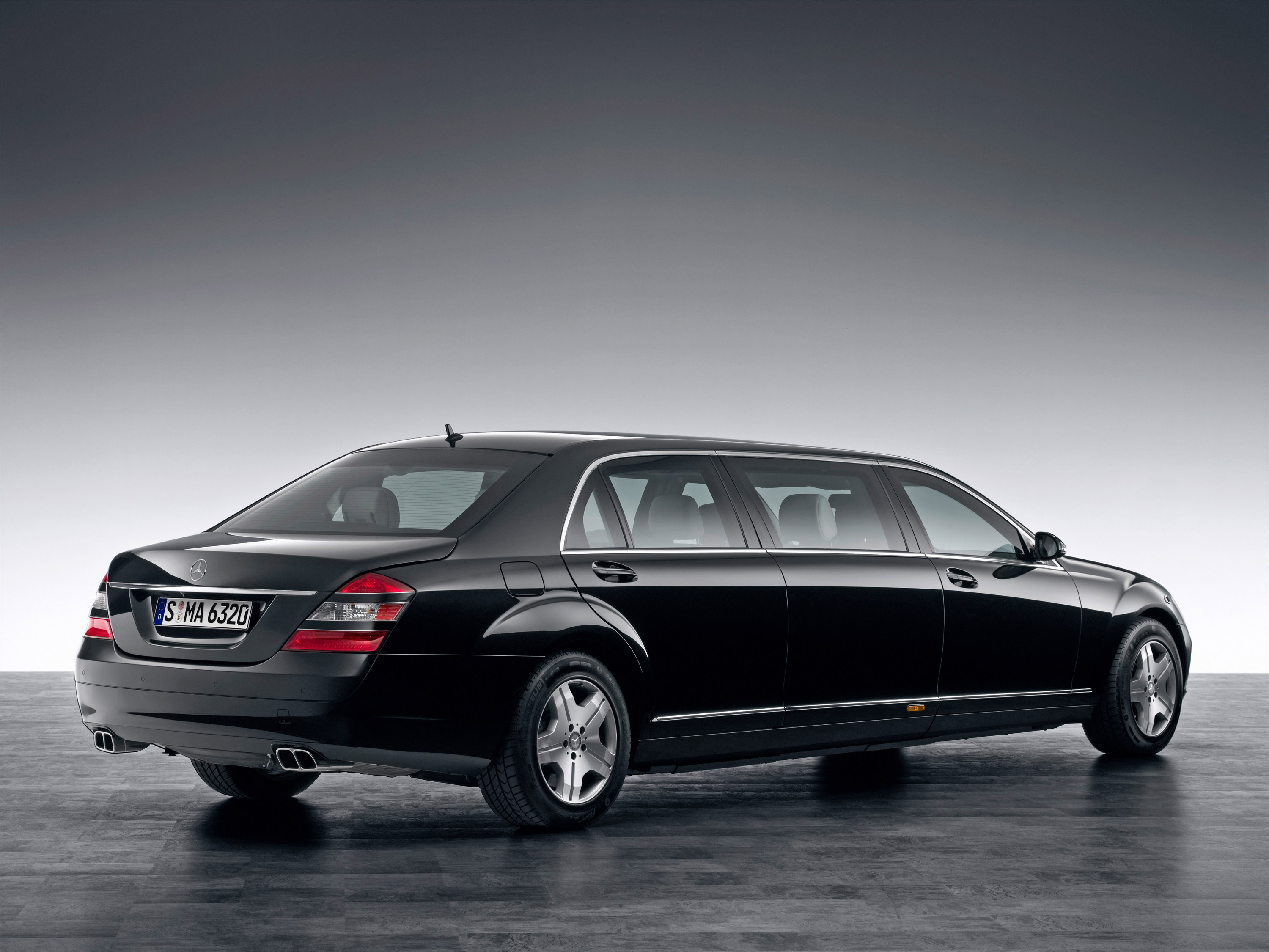 Mercedes-Benz S 600 Pullman Guard