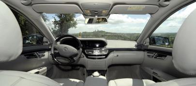 Mercedes-Benz S-Class Grand Edition W221 (2012) - picture 15 of 21