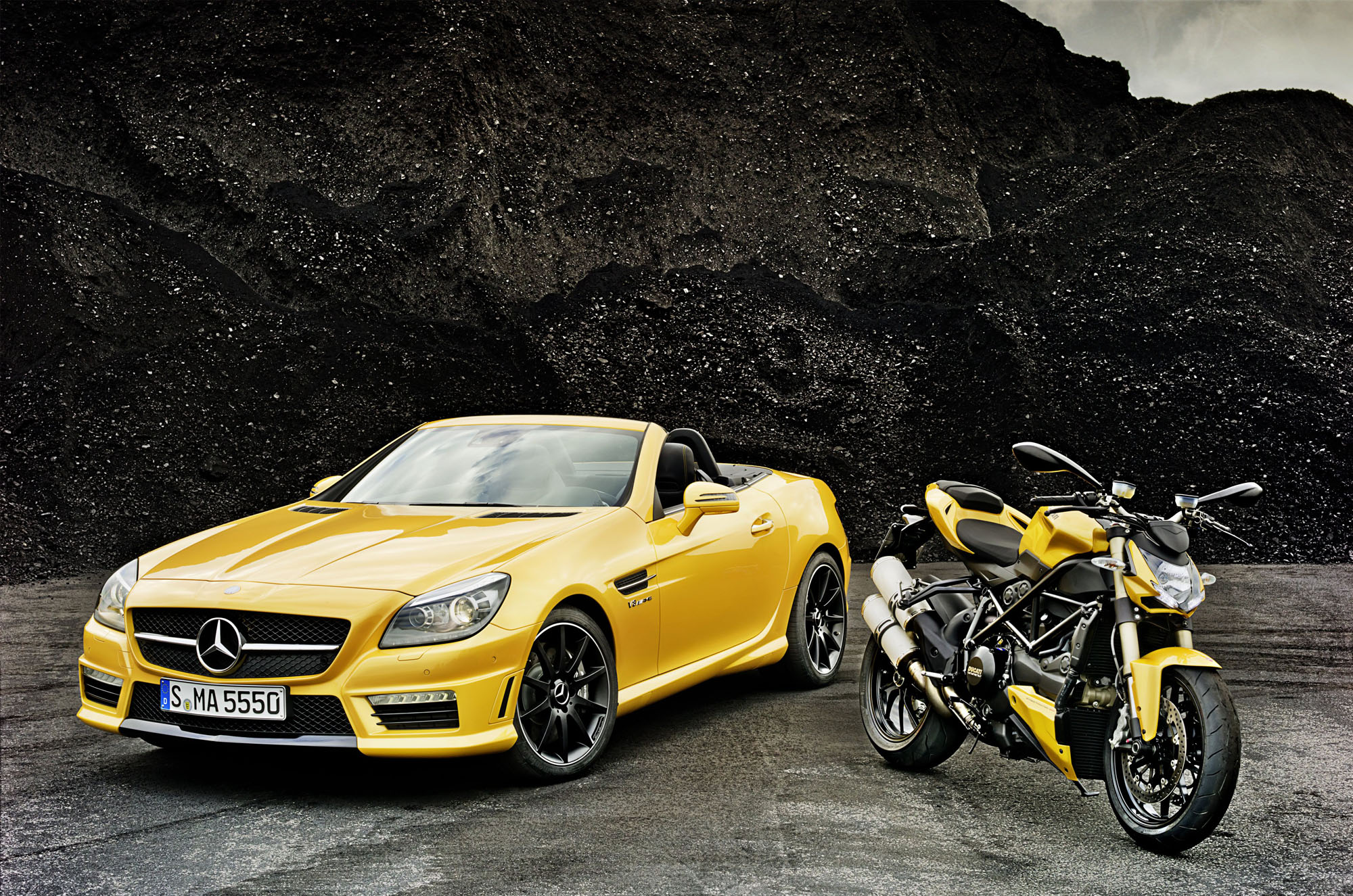 Mercedes-Benz SLK 55 AMG and Ducati Streetfighter 848