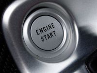 Mercedes-Benz SLR Stirling Moss (2009) - picture 18 of 37