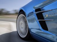 Mercedes-Benz SLS AMG Coupe Electric Drive (2013) - picture 2 of 5