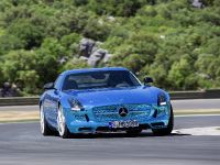 Mercedes-Benz SLS AMG Coupe Electric Drive (2013) - picture 3 of 5