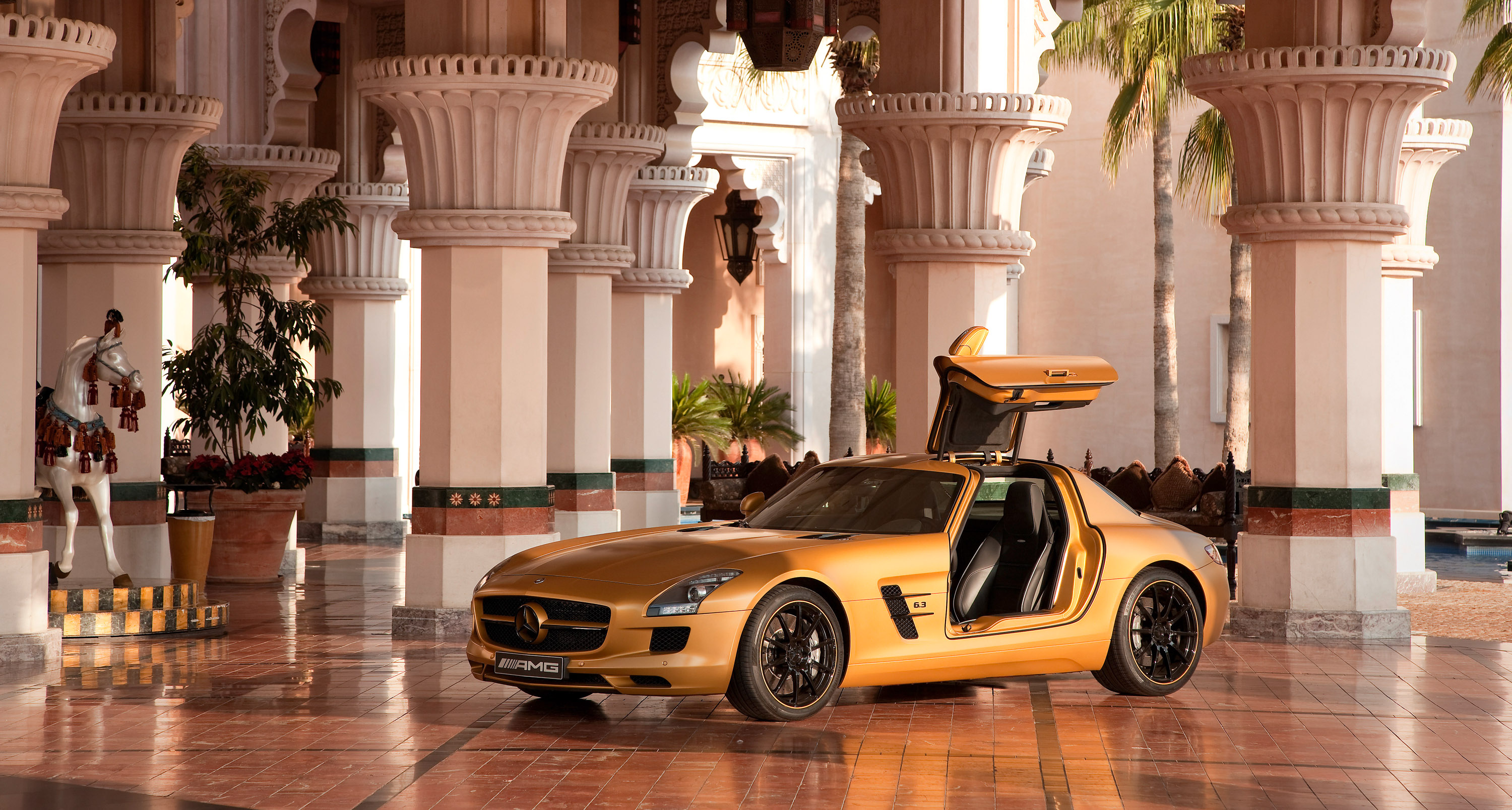 Mercedes-Benz SLS AMG Desert Gold