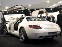 Mercedes-Benz SLS-AMG Geneva (2011) - picture 2 of 2