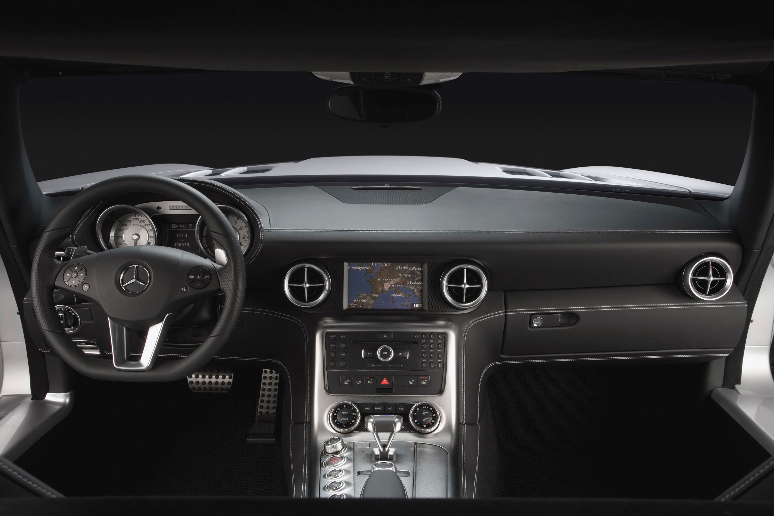 Mercedes-Benz SLS AMG Interior