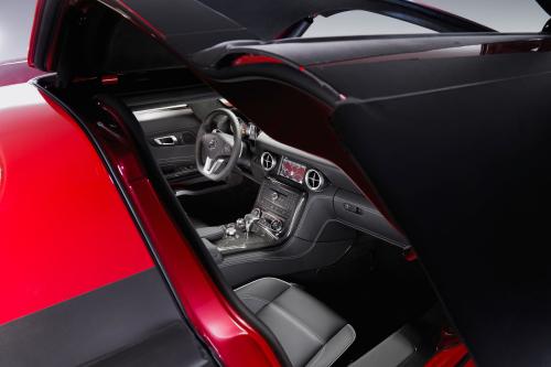 Mercedes-Benz SLS AMG Interior (2010) - picture 8 of 9