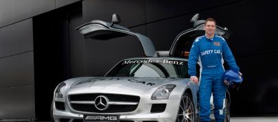 Mercedes-Benz SLS AMG F1 Safety Car (2010) - picture 4 of 14