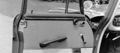 Mercedes-Benz Wedge Pin Door Lock (2008) - picture 4 of 4