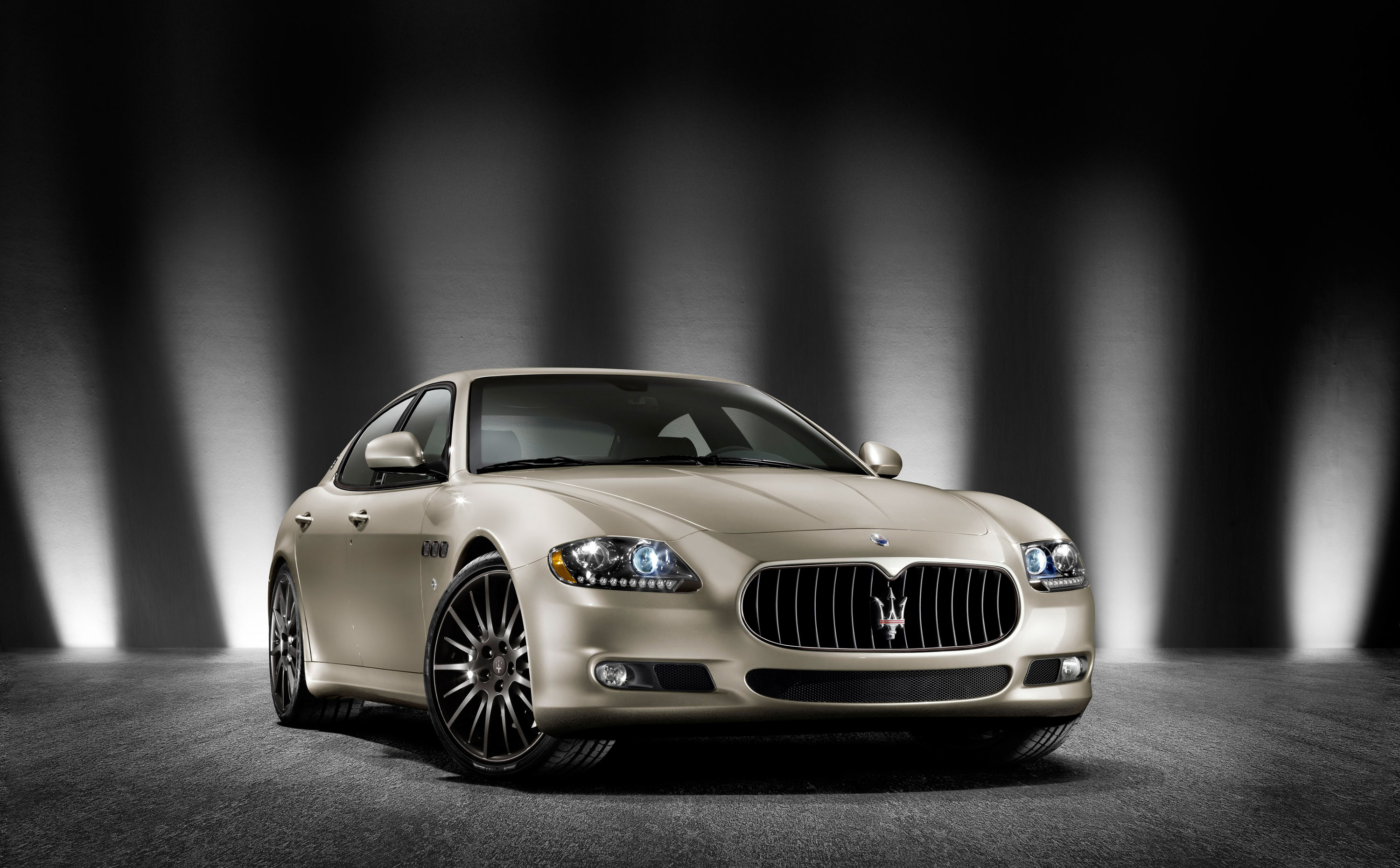 Meserati Quattroporte Sport GT S Awards Edition