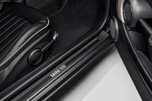 MINI Clubman Bond Street Special Edition (2013) - picture 16 of 19