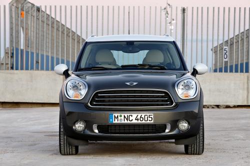 MINI Cooper Countryman (2010) - picture 9 of 21