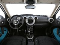 MINI Cooper Countryman (2010) - picture 19 of 21