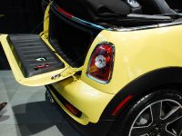 MINI Cooper S Convertible Detroit (2009) - picture 5 of 7