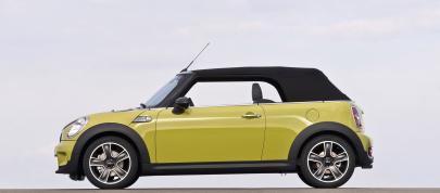 MINI Cooper S Convertible (2009) - picture 7 of 24