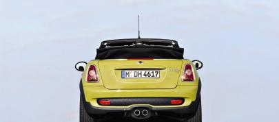 MINI Cooper S Convertible (2009) - picture 12 of 24