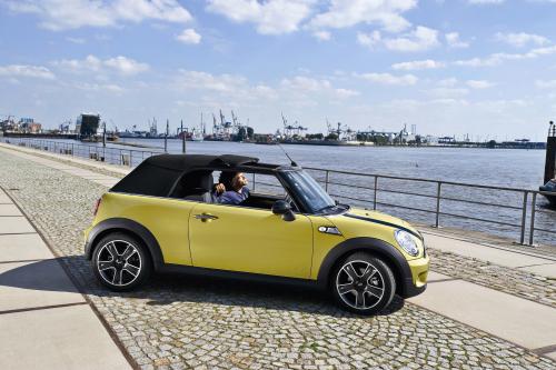 MINI Cooper S Convertible (2009) - picture 1 of 24