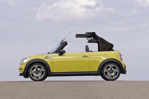 MINI Cooper S Convertible (2009) - picture 9 of 24
