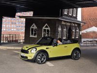 MINI Cooper S Convertible (2009) - picture 2 of 24