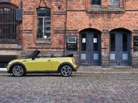 MINI Cooper S Convertible (2009) - picture 6 of 24