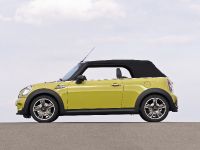 MINI Cooper S Convertible (2009) - picture 7 of 24