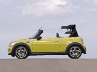 MINI Cooper S Convertible (2009) - picture 10 of 24