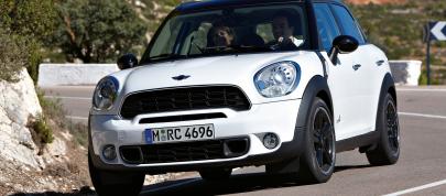 MINI Cooper S Countryman (2010) - picture 28 of 30