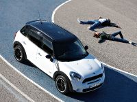 MINI Cooper S Countryman (2010) - picture 21 of 30
