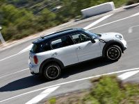 MINI Cooper S Countryman (2010) - picture 29 of 30