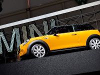 Mini Cooper S Geneva (2014) - picture 2 of 4