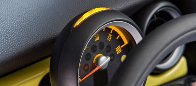 MINI E (2010) - picture 15 of 16