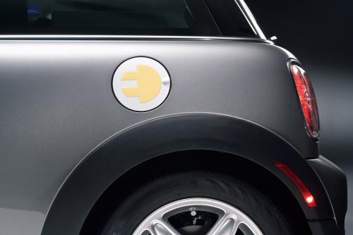 MINI E (2010) - picture 9 of 16