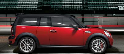 MINI John Cooper Works Clubman (2009) - picture 20 of 22