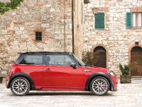 MINI John Cooper Works Clubman (2009) - picture 21 of 22