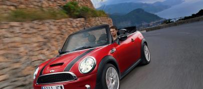 MINI John Cooper Works Convertible (2009) - picture 4 of 9