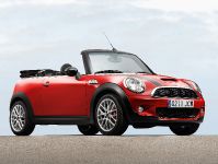 MINI John Cooper Works Convertible (2009) - picture 3 of 9