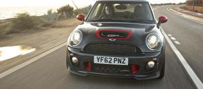 MINI John Cooper Works GP (2013) - picture 4 of 30