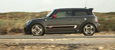 MINI John Cooper Works GP (2013) - picture 12 of 30