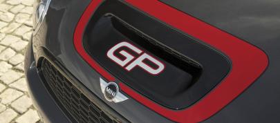 MINI John Cooper Works GP (2013) - picture 23 of 30