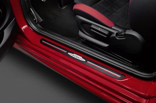 MINI John Cooper Works Hardtop (2015) - picture 17 of 20