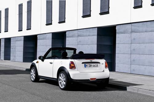MINI One Cabrio (2010) - picture 1 of 4