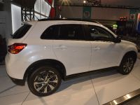 Mitsubishi ASX interior Los Angeles (2012) - picture 2 of 3