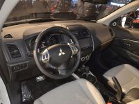 Mitsubishi ASX interior Los Angeles (2012) - picture 3 of 3