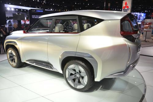 Mitsubishi Concept GC-PHEV Chicago (2015) - picture 8 of 15