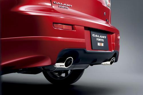 Mitsubishi Galant Fortis Ralliart (2009) - picture 17 of 24
