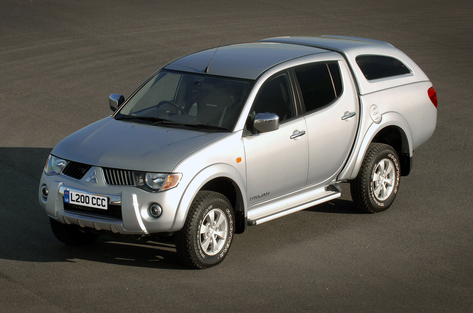 Mitsubishi большая. Mitsubishi l200. Митсубиси л200. L 200 Mitsubishi l200. L200 Mitsubishi 2020.